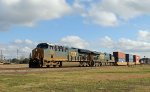 CSX 3432 leads train I038 northbound